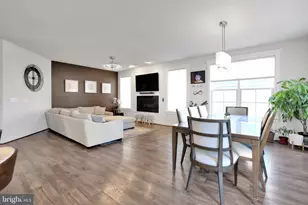 17904 Ridgewood Pl, Round Hill, VA 20141 - Photo 13