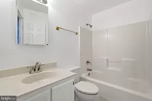 21113 Chandler Ct, Sterling, VA 20164 - Photo 21