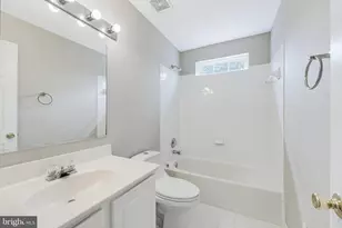 21765 Tottenham Hale Ct, Sterling, VA 20166 - Photo 21