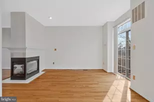 20572 Willoughby Square, Sterling, VA 20165 - Photo 15