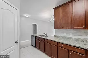 24546 Byrne Meadow Square, Aldie, VA 20105 - Photo 19