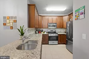 24546 Byrne Meadow Square, Aldie, VA 20105 - Photo 13