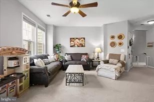 24546 Byrne Meadow Square, Aldie, VA 20105 - Photo 9