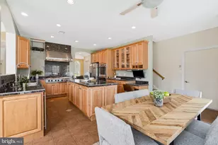 19834 Smith Cir, Ashburn, VA 20147 - Photo 17