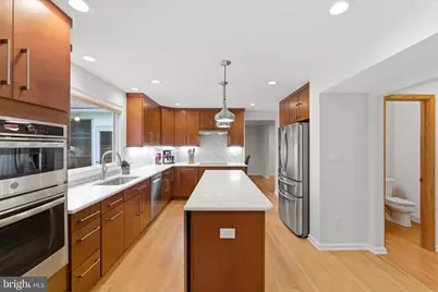 122 Briarwood Court, Sterling, VA 20164 - Photo 5