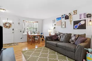 14 Marian Ct, Sterling, VA 20165 - Photo 5