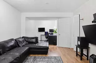 14 Marian Ct, Sterling, VA 20165 - Photo 17