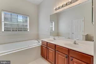 807 Bluefield Square NE, Leesburg, VA 20176 - Photo 23