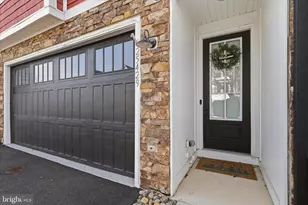 25429 Hartland Orch Ter, Chantilly, VA 20152 - Photo 5