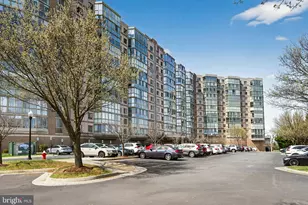 19355 Cypress Ridge Terrace, Leesburg, VA 20176 - Photo 3