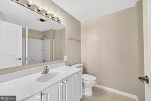 19355 Cypress Ridge Terrace, Leesburg, VA 20176 - Photo 23