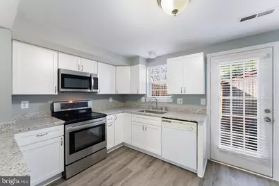 34 Palmer Court, Sterling, VA 20165 - Photo 7