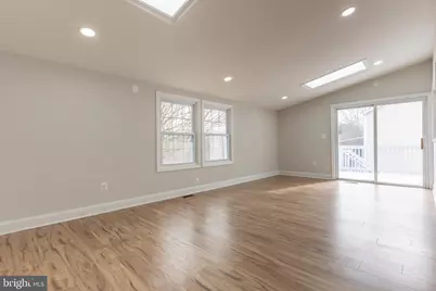 214 Leslie Ct, Sterling, VA 20164 - Photo 5