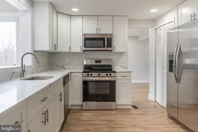 214 Leslie Ct, Sterling, VA 20164 - Photo 11