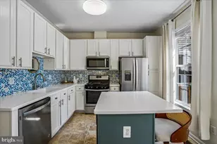 45558 Lakemont Square, Sterling, VA 20165 - Photo 9