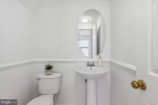 25324 Ashbury Dr, Chantilly, VA 20152 - Photo 7