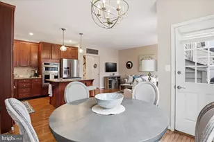 25524 Crossfield Dr, Chantilly, VA 20152 - Photo 15