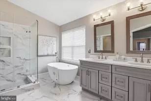 25524 Crossfield Dr, Chantilly, VA 20152 - Photo 21