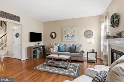 25524 Crossfield Drive, Chantilly, VA 20152 - Photo 9