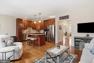 25524 Crossfield Dr, Chantilly, VA 20152 - Photo 11