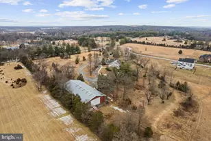 20043 Gleedsville Rd, Leesburg, VA 20175 - Photo 5