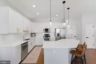 20367 Bowfonds St, Ashburn, VA 20147 - Photo 7