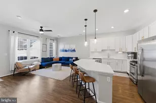 20367 Bowfonds St, Ashburn, VA 20147 - Photo 9