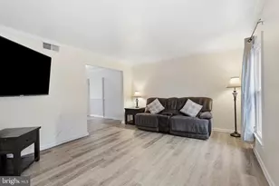 112 N Kennedy Rd, Sterling, VA 20164 - Photo 5