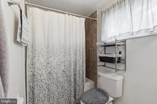 112 N Kennedy Rd, Sterling, VA 20164 - Photo 25