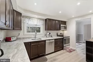 112 N Kennedy Rd, Sterling, VA 20164 - Photo 9