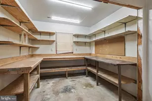 112 N Kennedy Rd, Sterling, VA 20164 - Photo 31