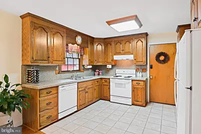 1398 S King Street, Leesburg, VA 20175 - Photo 7