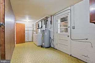 1396 S King St, Leesburg, VA 20175 - Photo 33