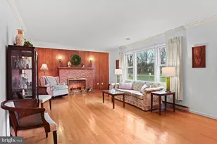 1396 S King St, Leesburg, VA 20175 - Photo 3