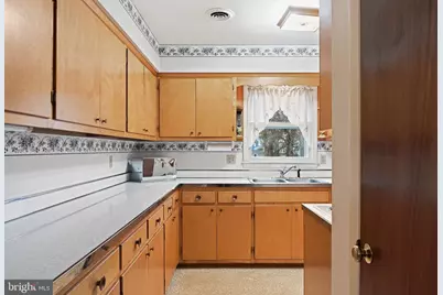 1396 S King Street, Leesburg, VA 20175 - Photo 7