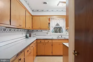 1396 S King St, Leesburg, VA 20175 - Photo 7