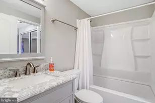 106 Charing Ct, Sterling, VA 20164 - Photo 21