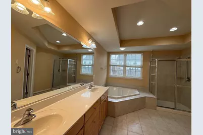 22949 Fanshaw Square, Brambleton, VA 20148 - Photo 17