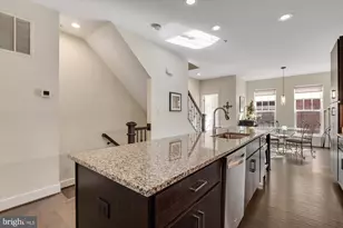 254 Bluemont Branch Terrace SE, Leesburg, VA 20175 - Photo 9