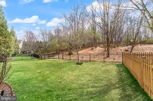 43941 Riverpoint Dr, Leesburg, VA 20176 - Photo 3