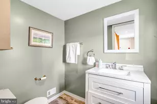 341 E G St, Purcellville, VA 20132 - Photo 15