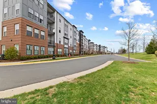 23669 Golden Embers Square, Ashburn, VA 20148 - Photo 27