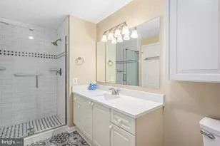 19365 Cypress Ridge Terrace, Leesburg, VA 20176 - Photo 17