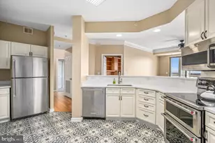 19365 Cypress Ridge Terrace, Leesburg, VA 20176 - Photo 13