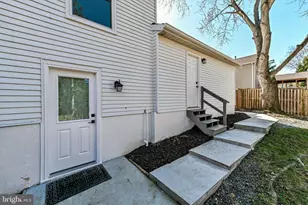 211 Amy Ct, Sterling, VA 20164 - Photo 29