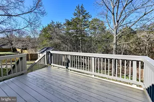 211 Amy Ct, Sterling, VA 20164 - Photo 25