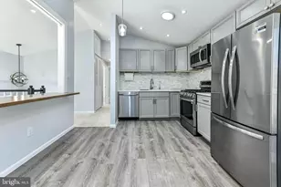 211 Amy Ct, Sterling, VA 20164 - Photo 11