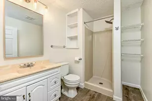 211 Amy Ct, Sterling, VA 20164 - Photo 19