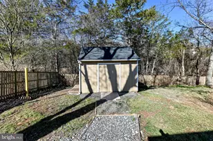 211 Amy Ct, Sterling, VA 20164 - Photo 31