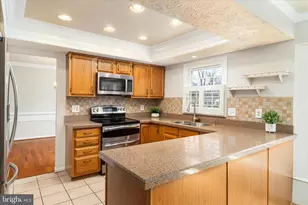 204 Pin Oak Ct, Sterling, VA 20164 - Photo 13